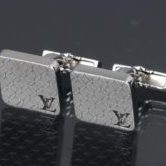 ルイヴィトン LV シャンゼリゼ カフス ブトンドゥマンシェット シルバー